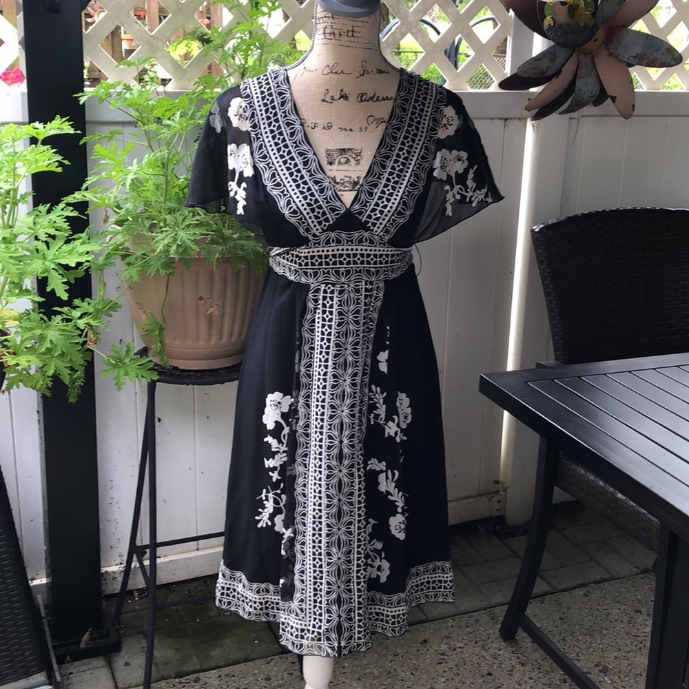 White House Black Market Kimono Dress